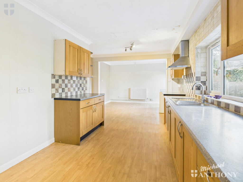 CAM03852G0-PR0480-STILL001