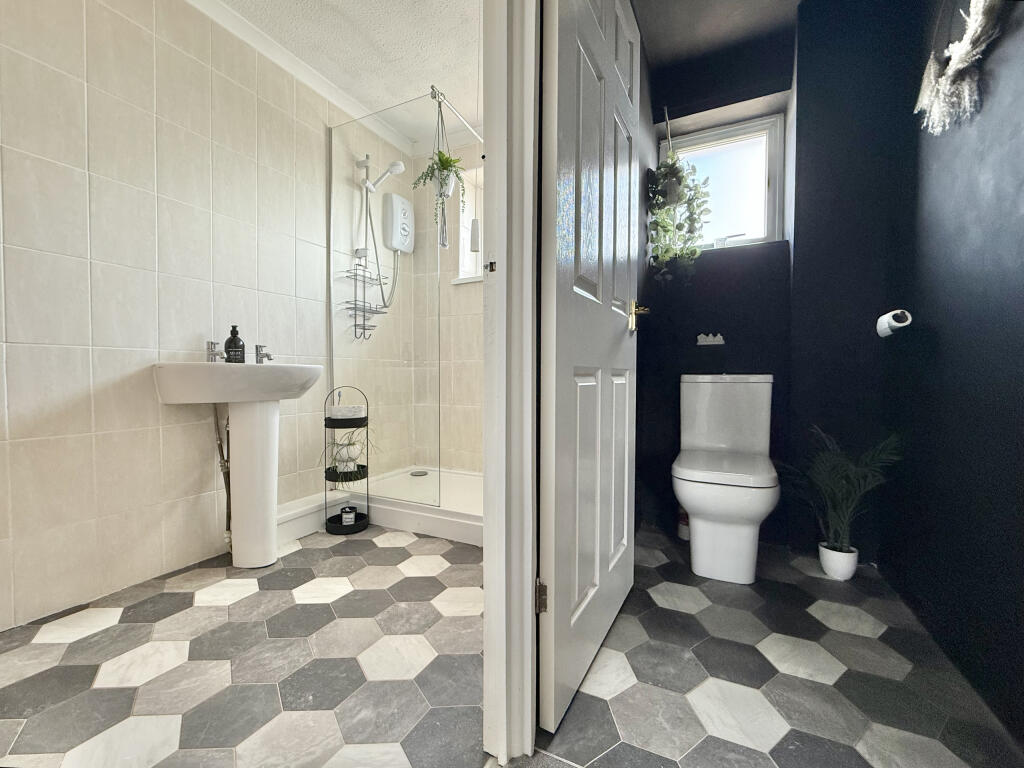 Shower Room WC