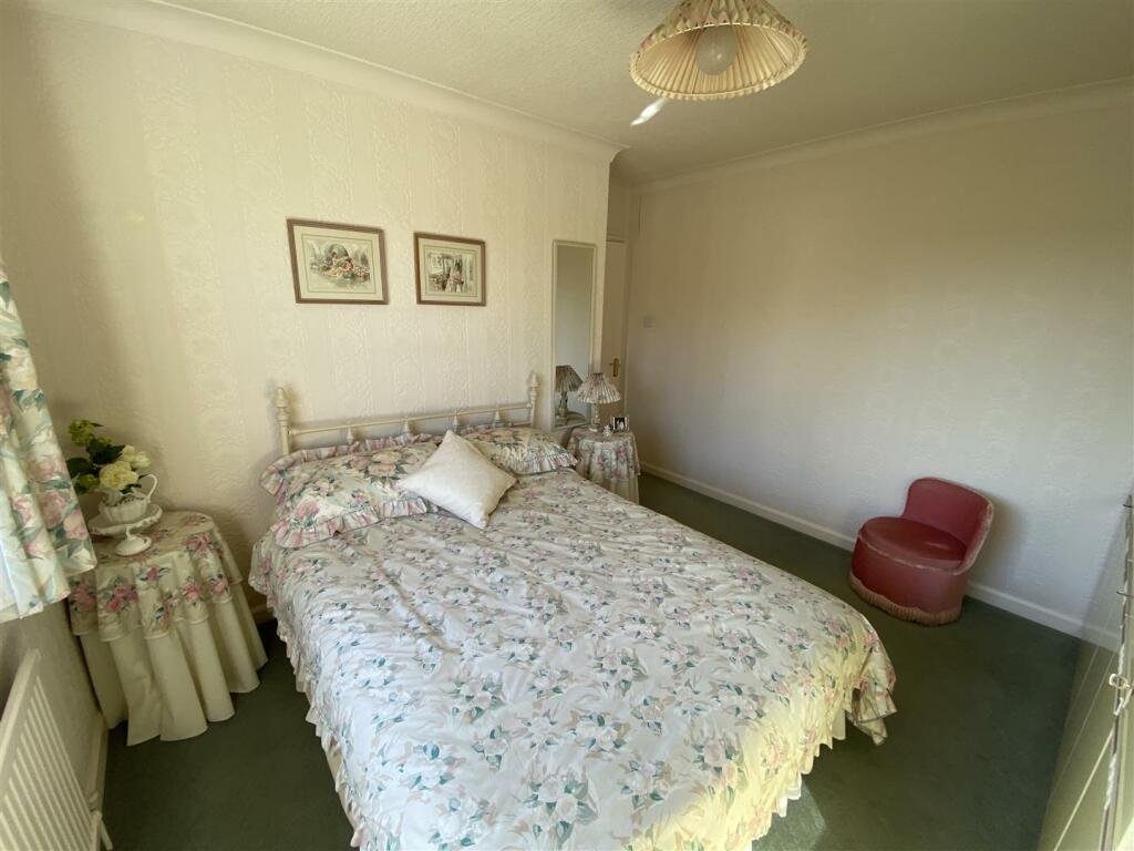 Bedroom no.2 rear double: