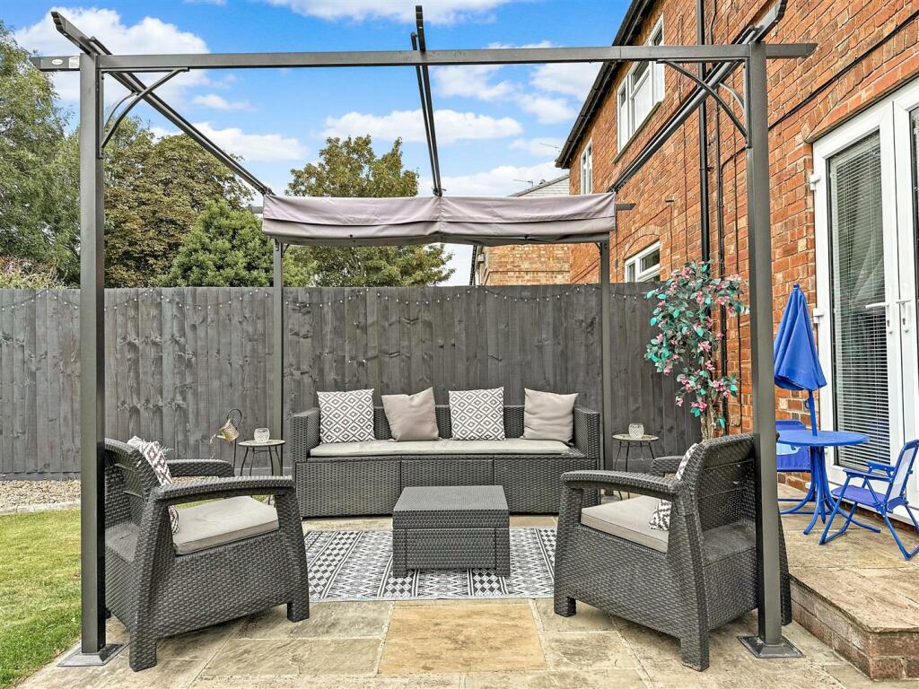 Paved Seating Area 094