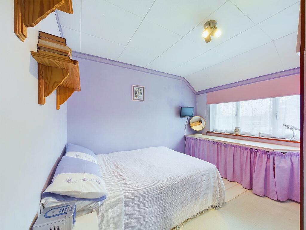 CAM01338G0-PR0090-STILL018