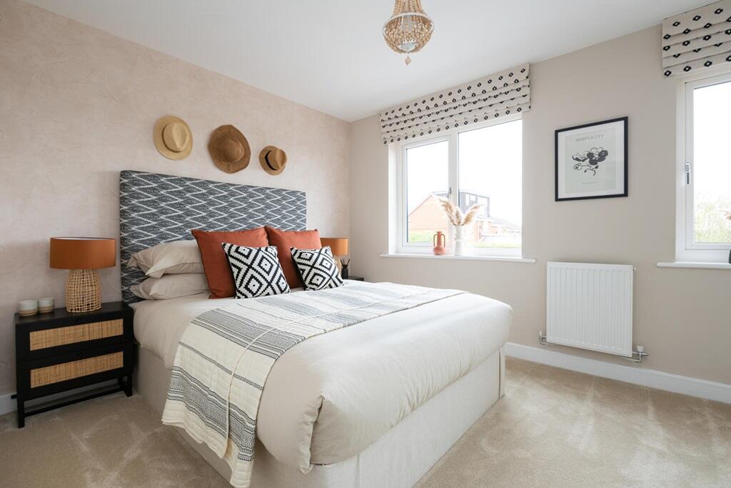 Main bedroom with ample space for furniture