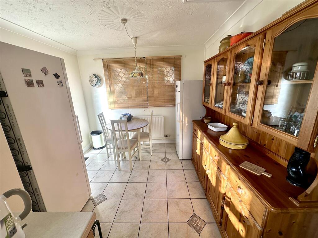 BREAKFAST ROOM