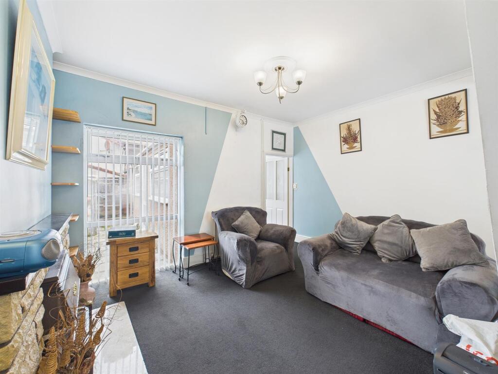 4 - Two-bedroom house in Easton.jpg