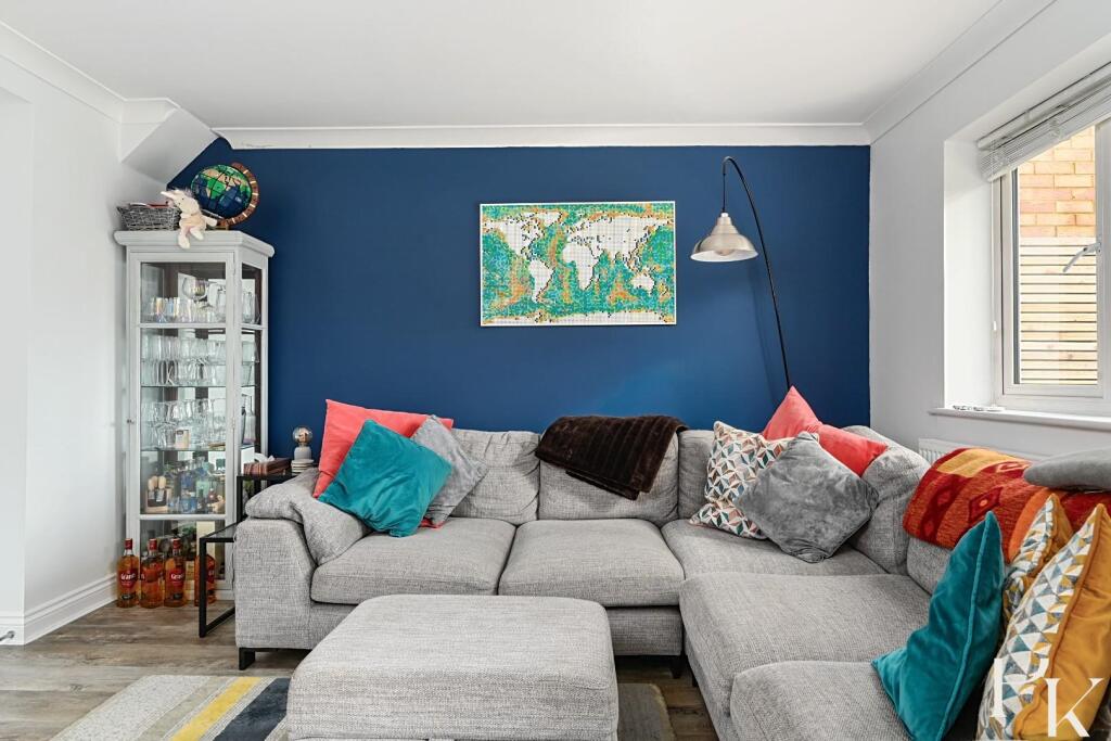 9 Monarch Way, BN43 (8).jpg