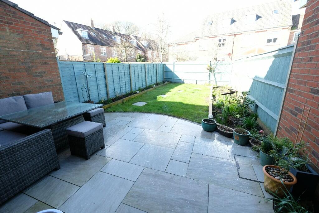 GARDEN 