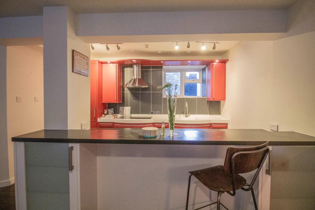 63a Churchgate Street [Breakfast Bar] 01.jpg