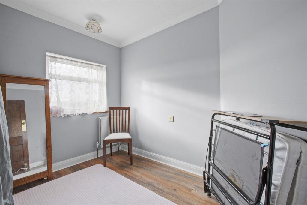 40 White Close, HP13 5NG-3.jpg