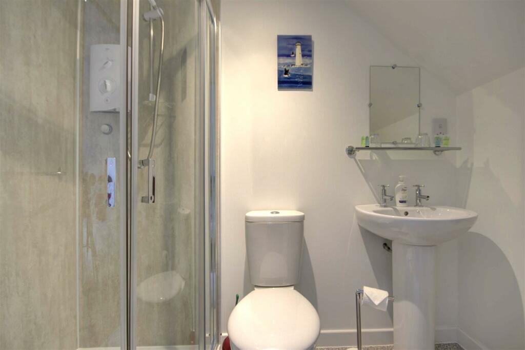 EN SUITE