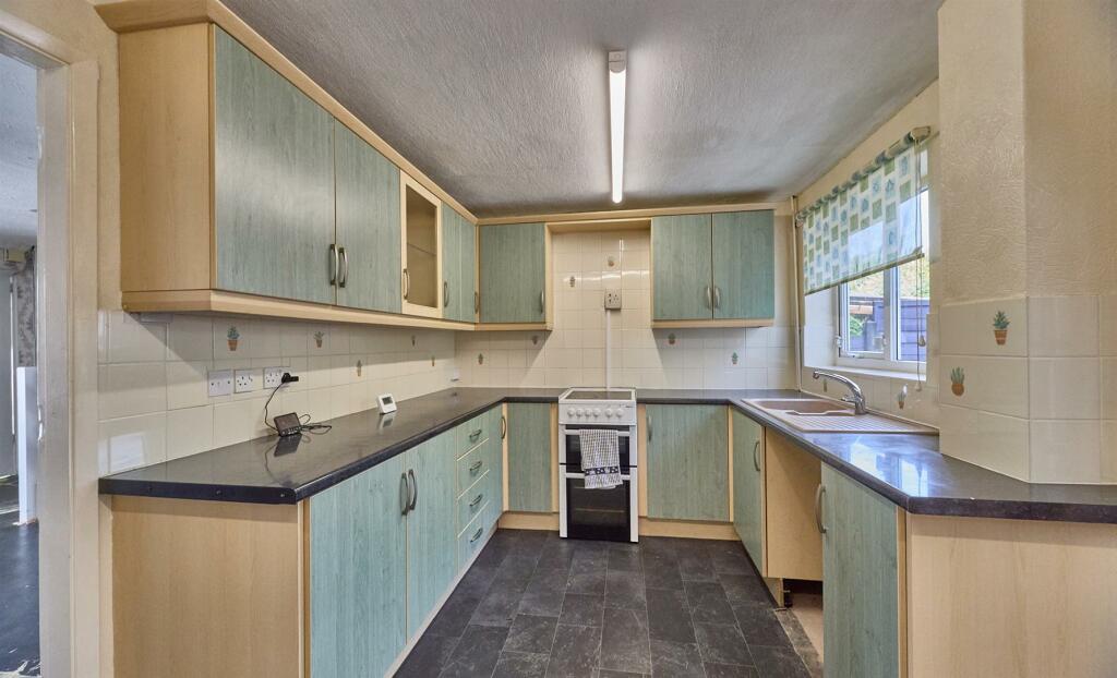 DINING KITCHEN TO REAR