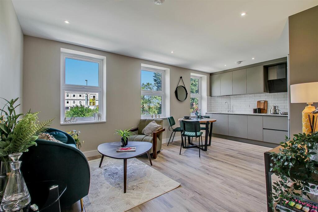 Beaconsfield Road, London, N11