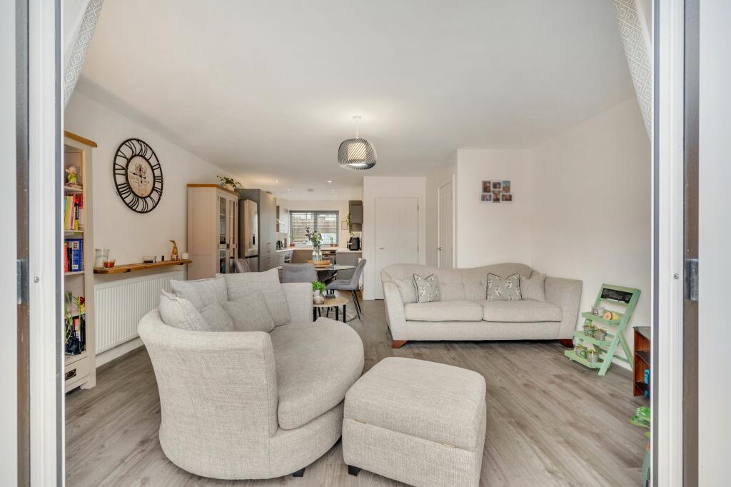 Kitchen / Diner / Lounge