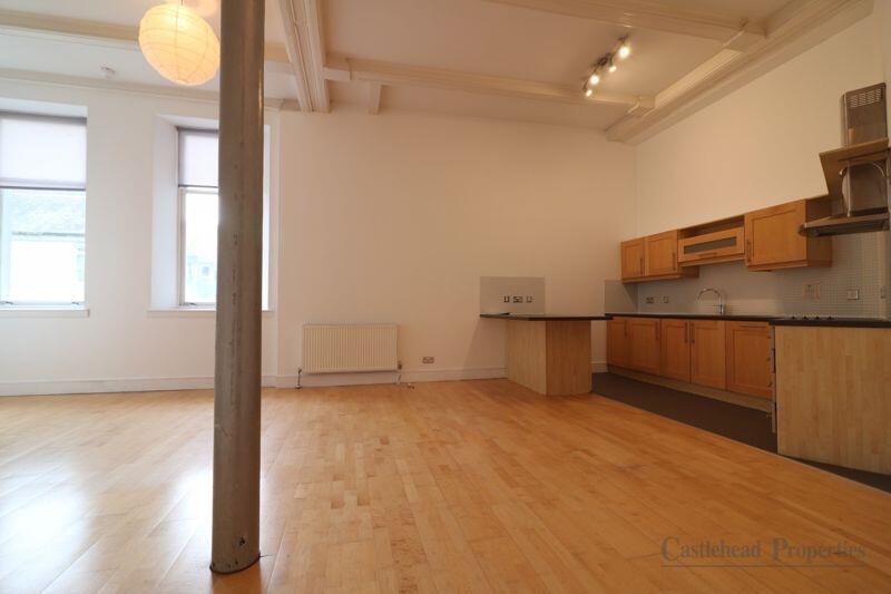 Lounge / Kitchen