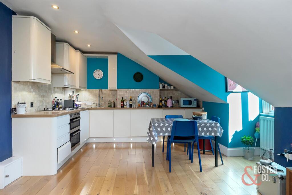 Clarendon Villas 31 Flat 4-002.jpg