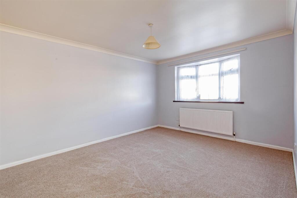 Bedroom 1-1.jpg