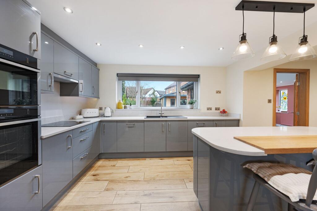 Kitchen / Breakfast Room