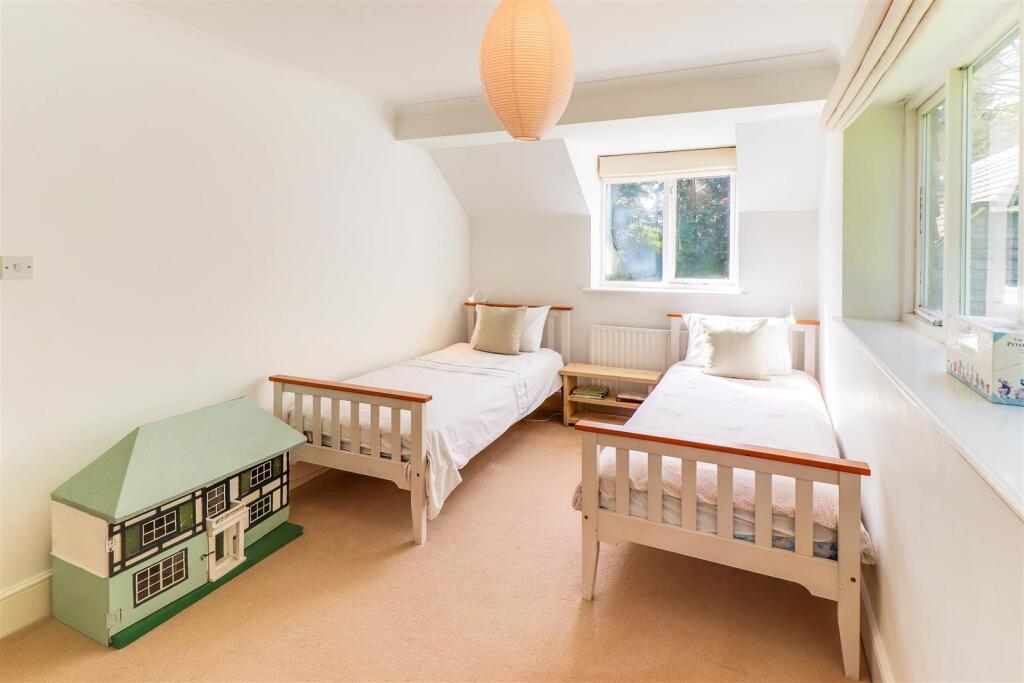 Bedroom 4.6.jpg