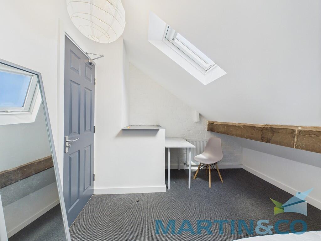 CAM01870G0-PR0167...