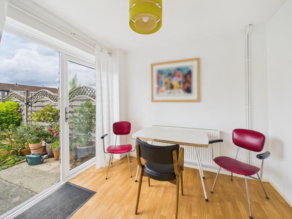 CAM02023G0-PR0167-STILL023