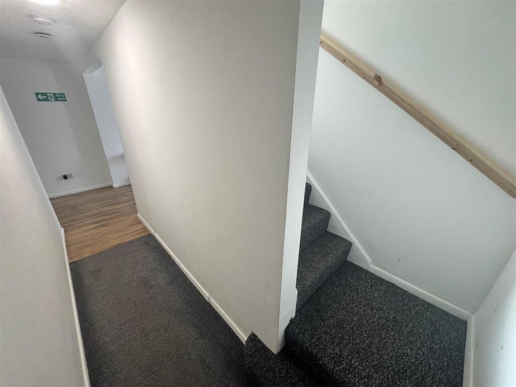 Hallway.jpg