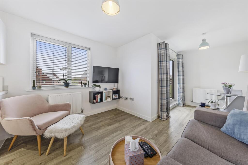 Flat14,327BarrosaWayWeb10.jpg