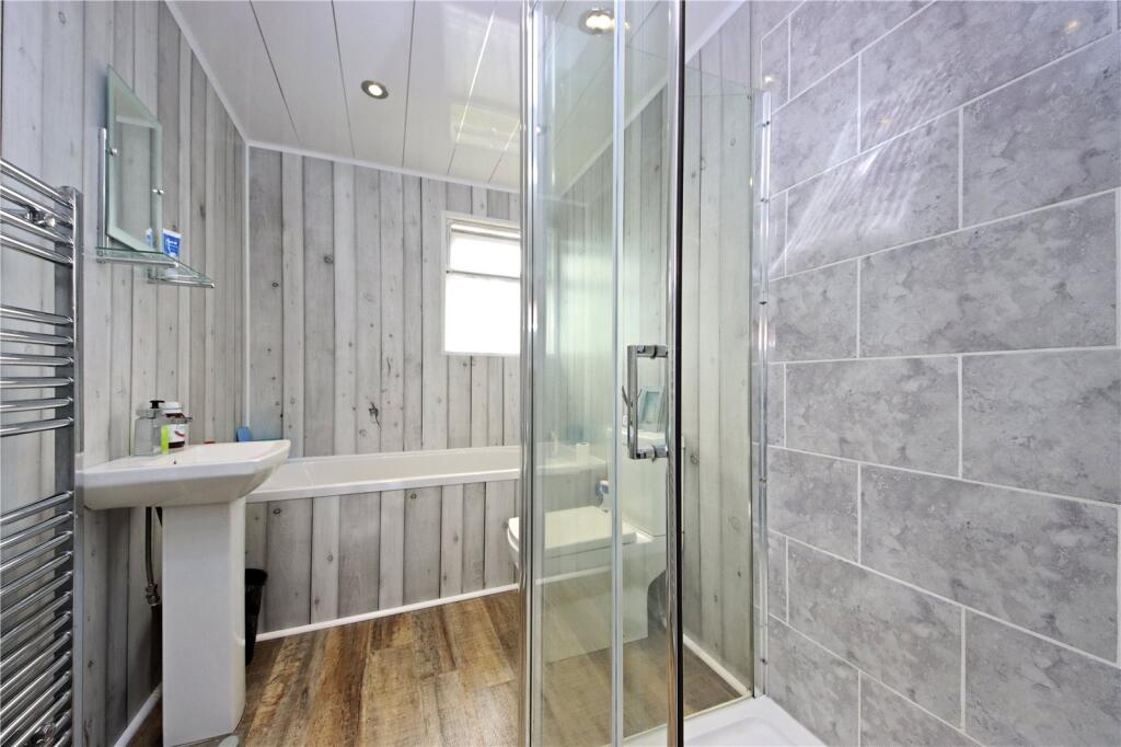 Shower Room/Wc
