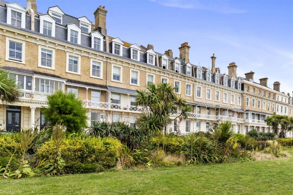 Flat 4 16 Heene Terrace-013.JPG