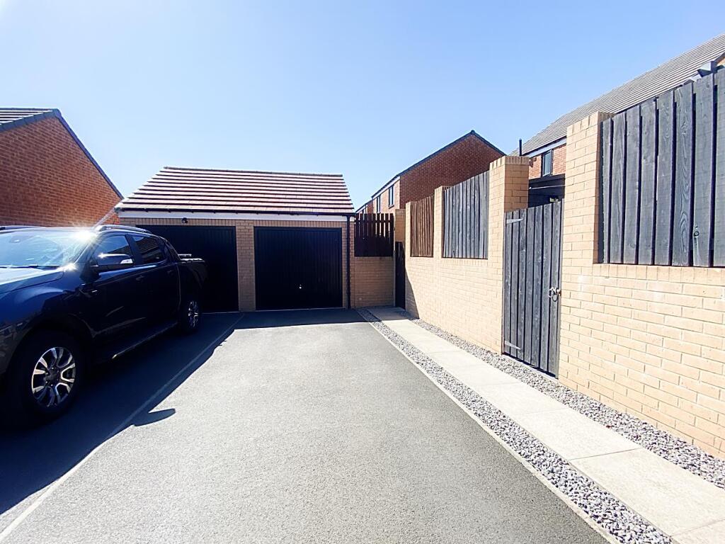 Garage &amp; Parking