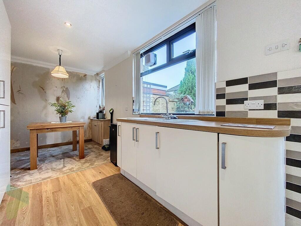 Fitted Dining Kit...