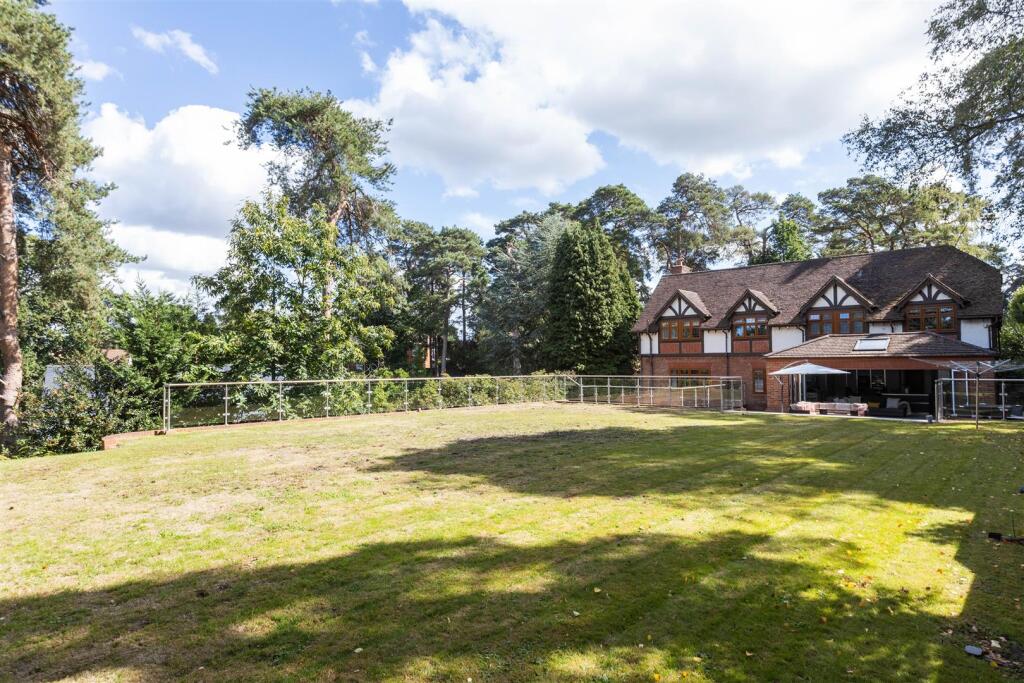 11 Pine Coombe-44.jpg