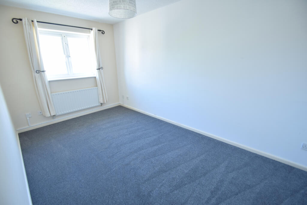 Bed1 1.JPG