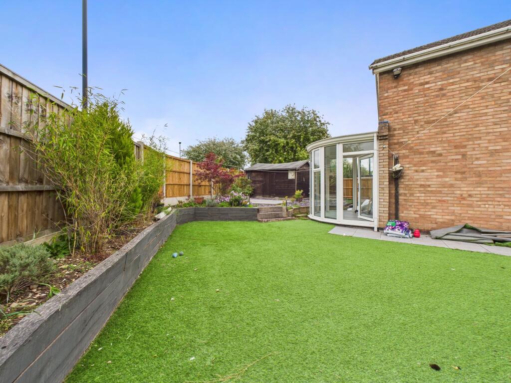 CAM04825G0-PR0180-STILL010