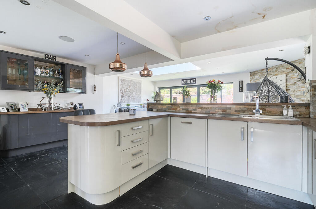 1323854-10-686e6d...