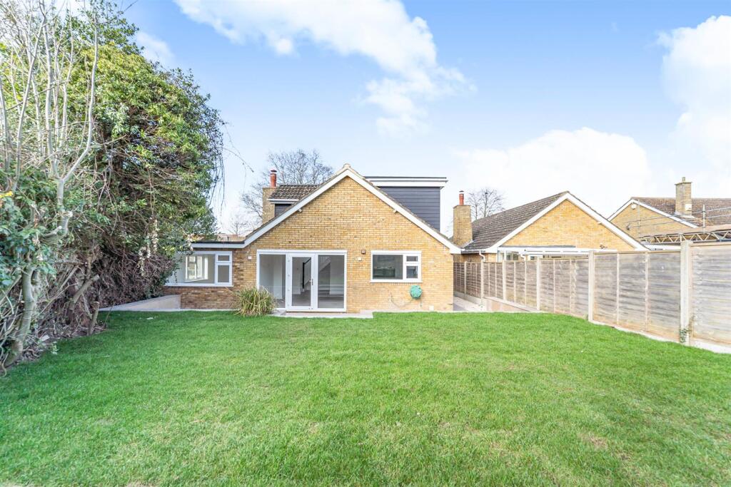 96 Goswell End-13.jpg