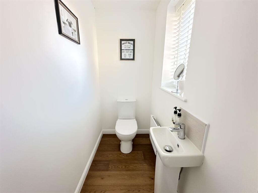 Cloakroom/WC