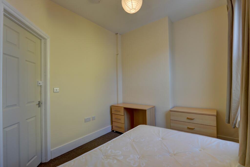 8 DeMontfort Road Bedroom 3