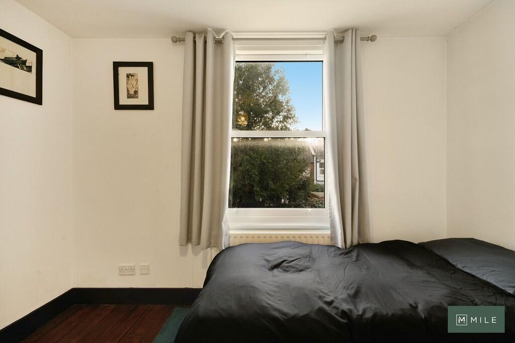 62 Leghorn Road -...