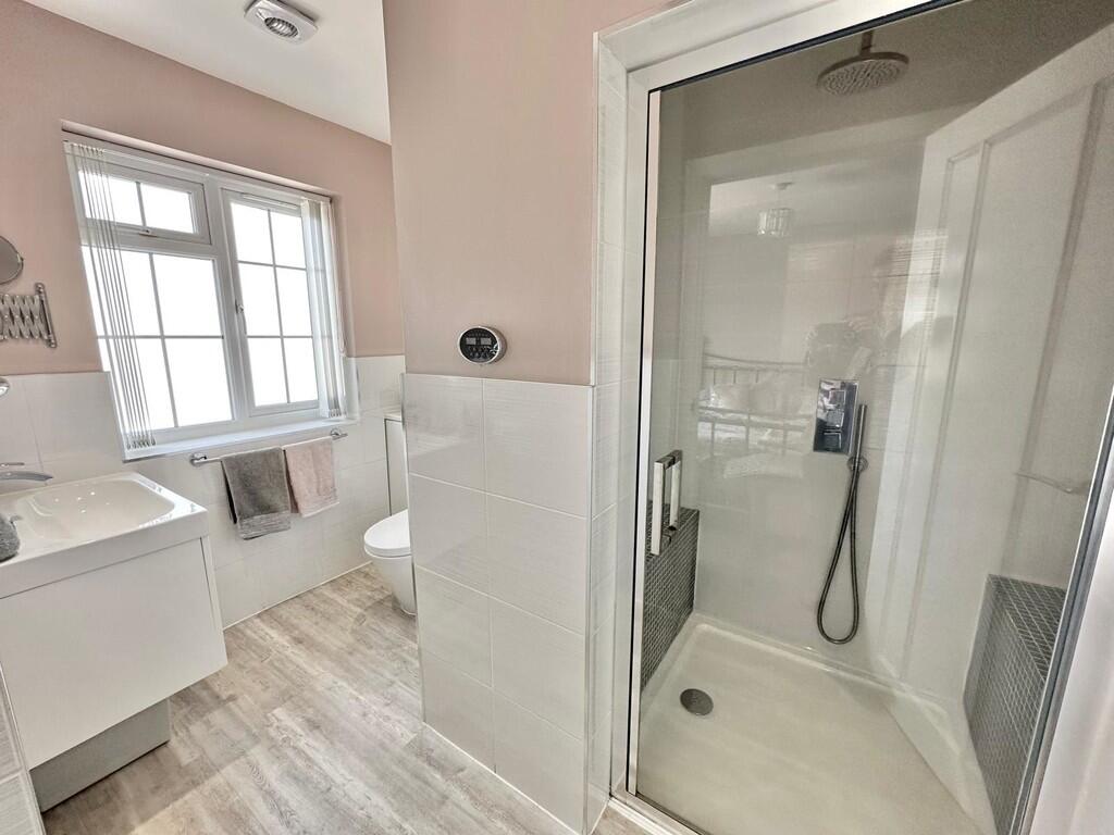 IMG-20250520-WA00...