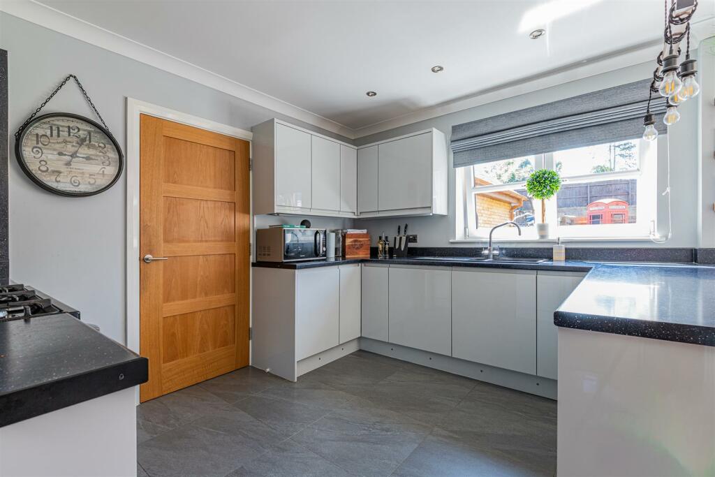 Mountain Road 10-32.jpg