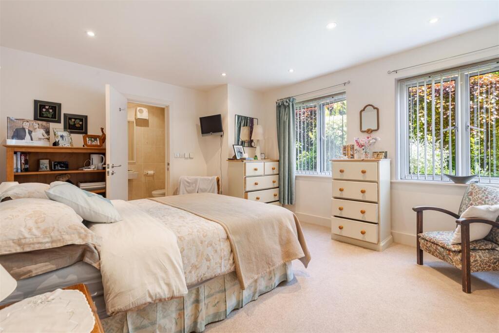 A13 - Flat 2 Redhills, Jubilee Road - 250514.jpg