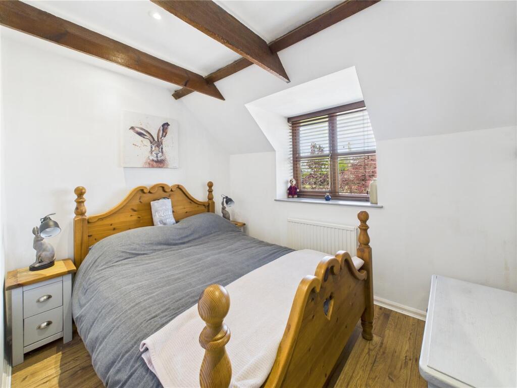 BEDROOM 2