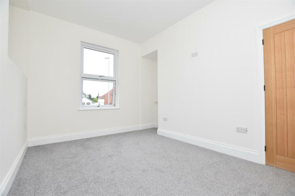 bedroom 3.JPG