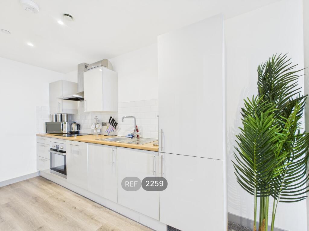 Kitchen &amp; Living area