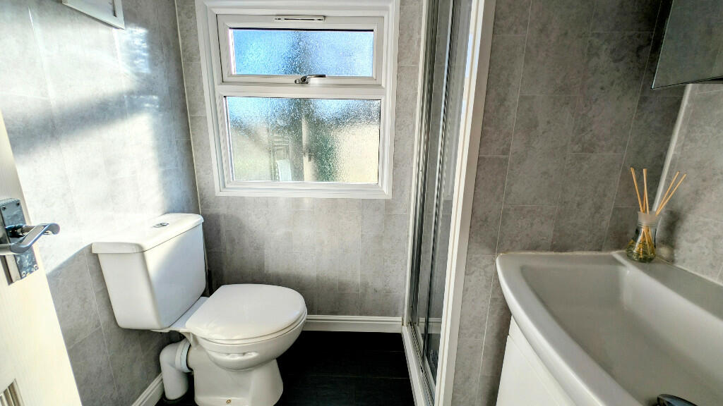 Family Shower Rom
