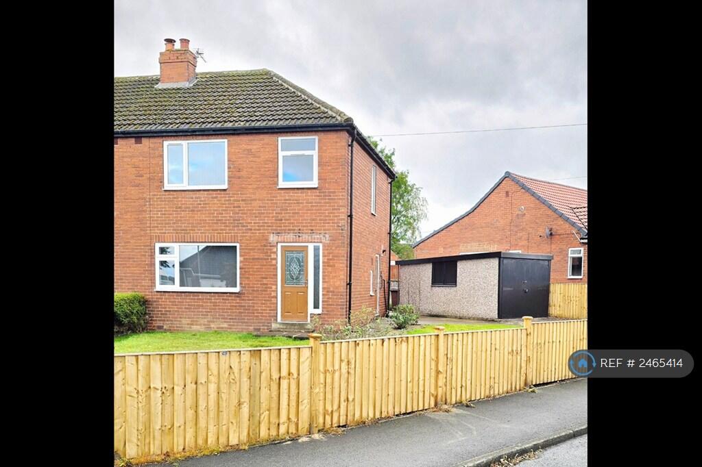 Three Bed Semi-Detached House In Scholes Leeds