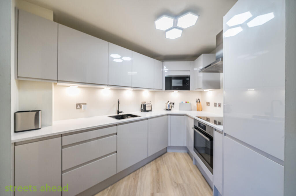 9226619d-13b9-43d...