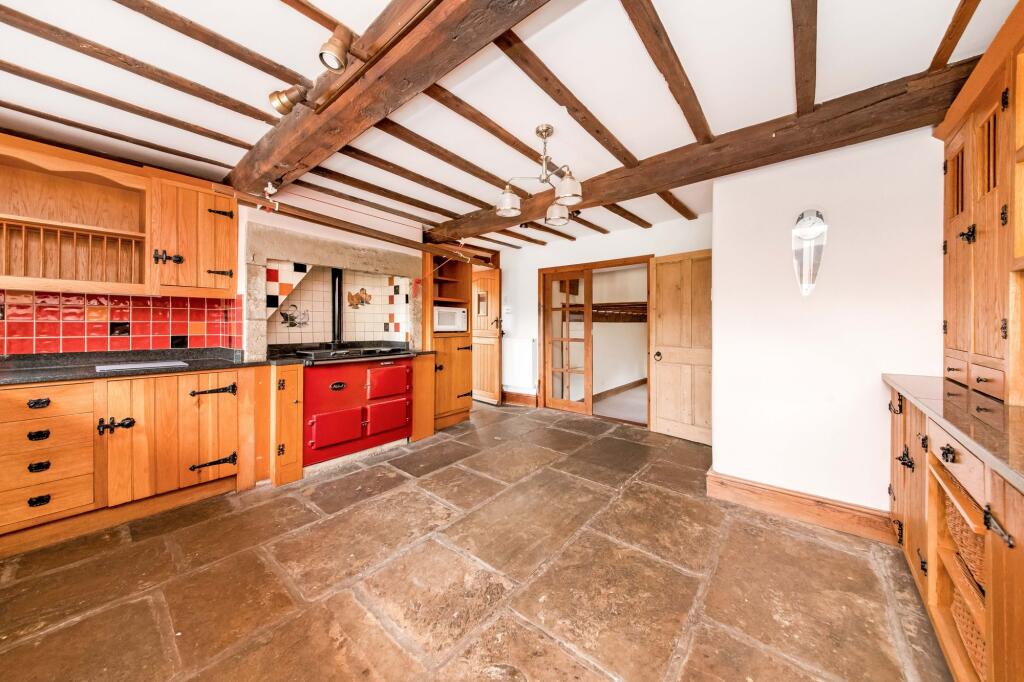 FARMHOUSE KITCHEN
