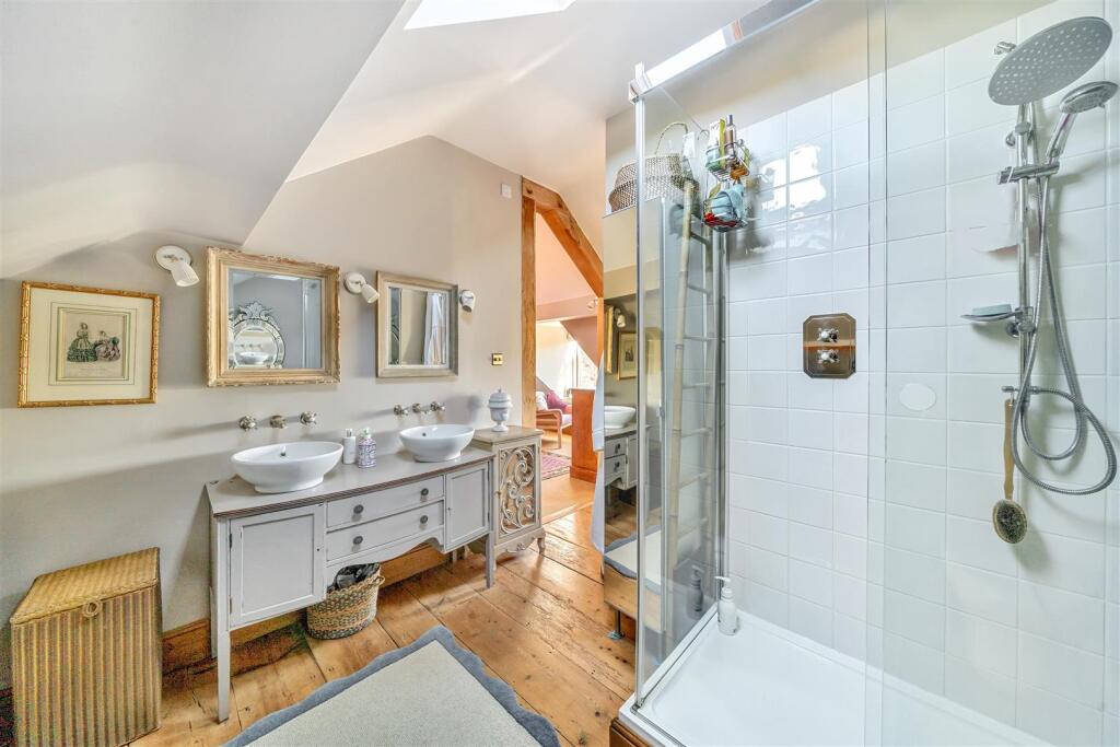 Principal Bedroom Suite