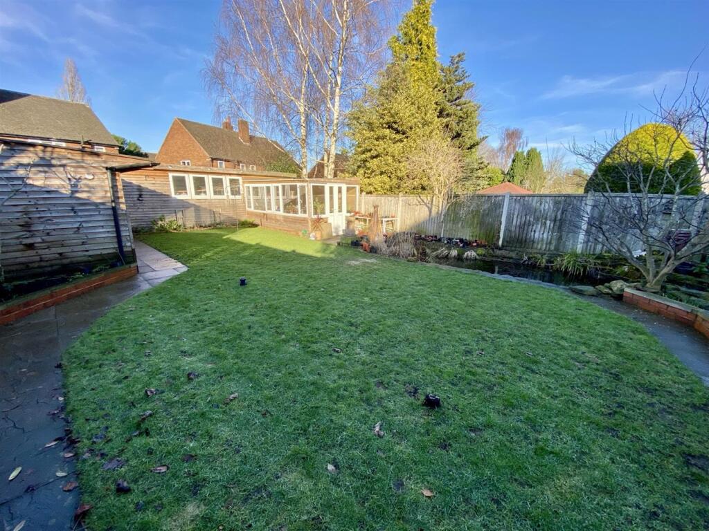 Bramleys Estate Agents - Thornhill - Edge Top (2).