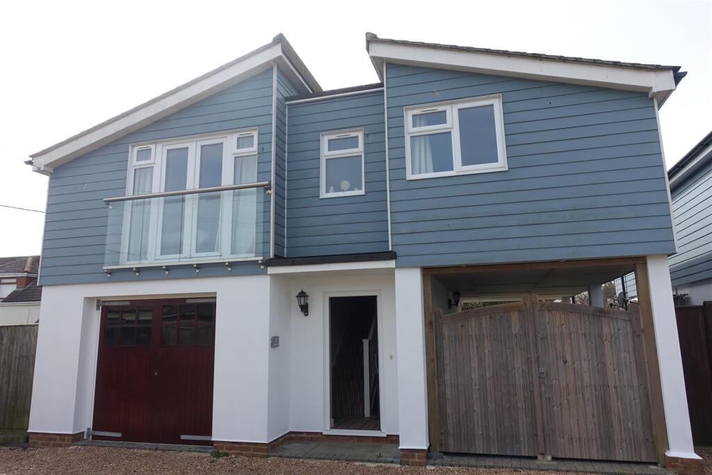 Detached 3 Bedroom Home